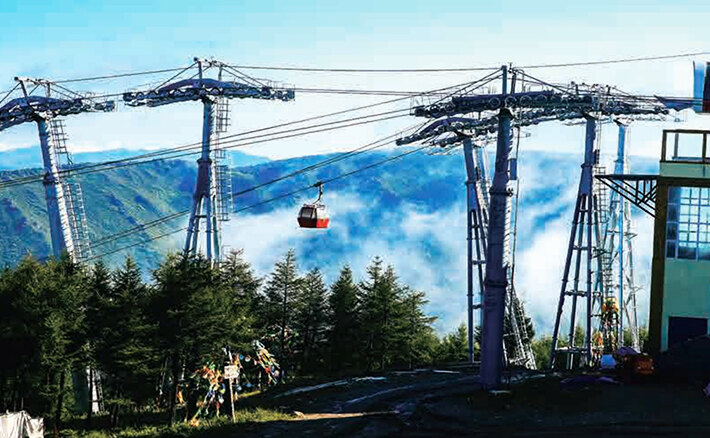 Hebei Chongli Wanlong Ski Resort Gondola and Chairlift Hybrid Detachable Cableway