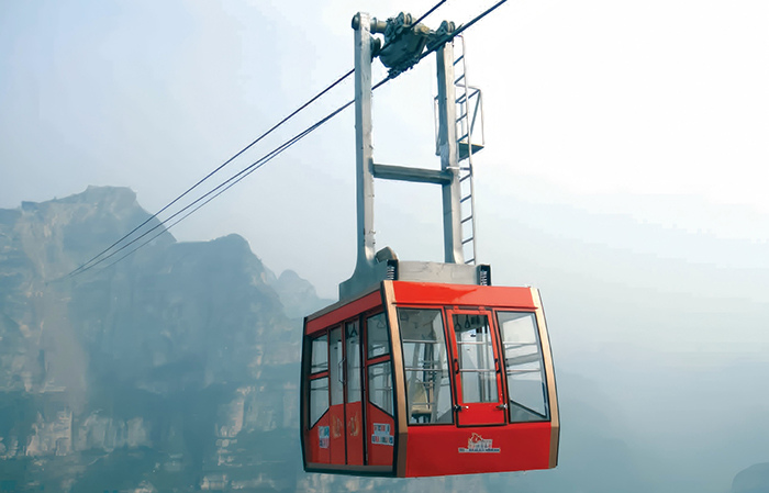 Double-line Gondola Lift