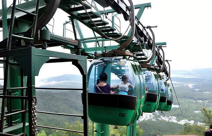 Pulsating Gondola Lift