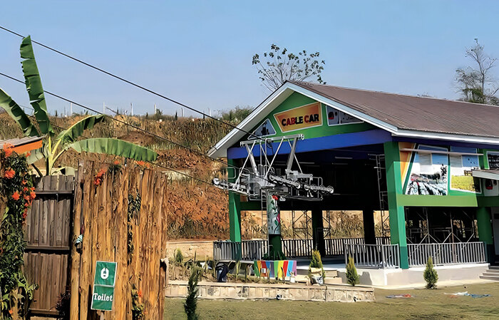 Fixed-grip Chairlift