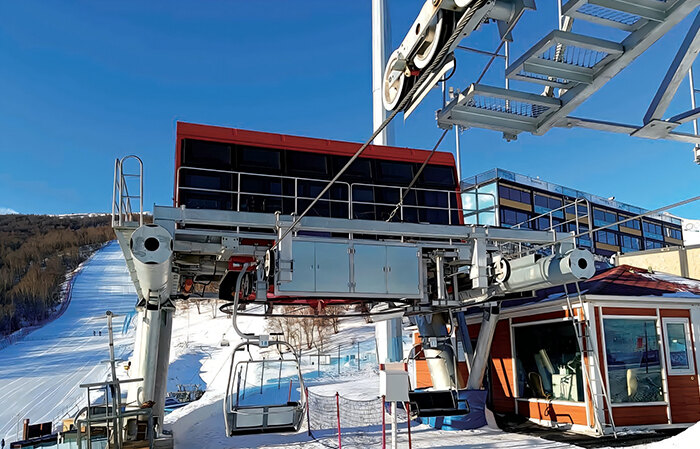 Fixed-grip Chairlift